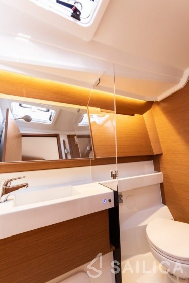 Sun Odyssey 410 - Yacht Charter Sailica