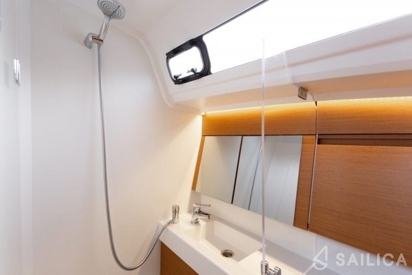 Sun Odyssey 410 - Yacht Charter Sailica