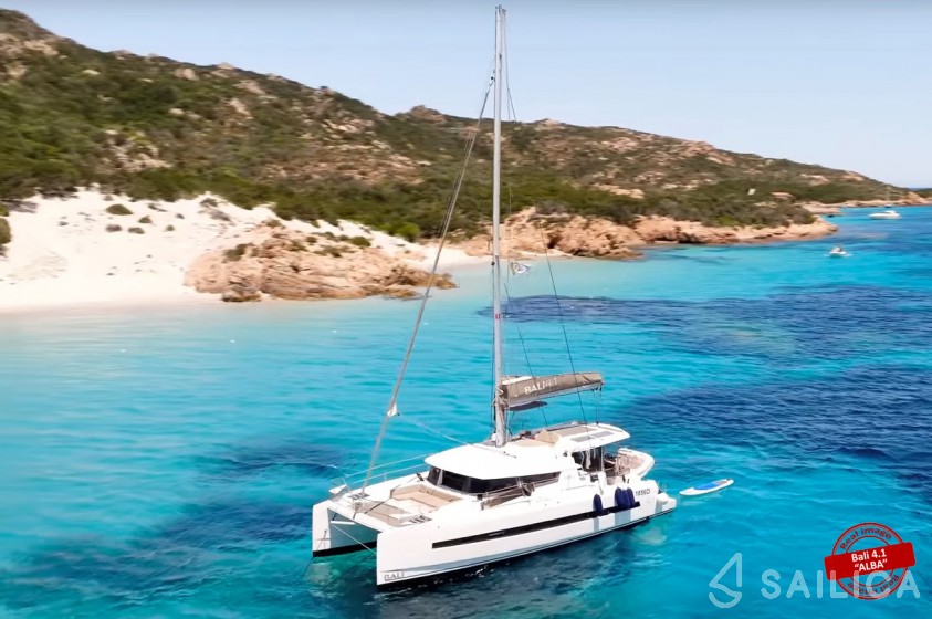 Bali 4.1 - Yacht Charter Sailica