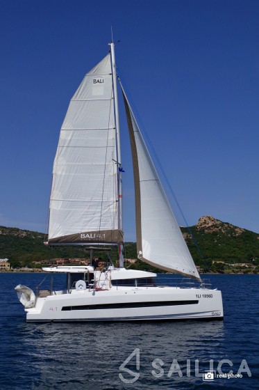 Bali 4.1 - Yacht Charter Sailica