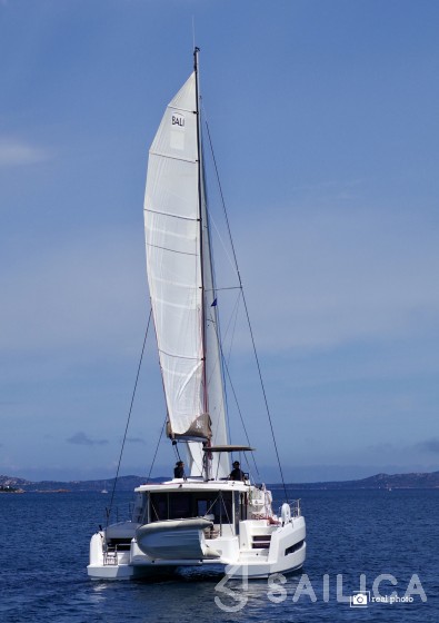Bali 4.1 - Yacht Charter Sailica