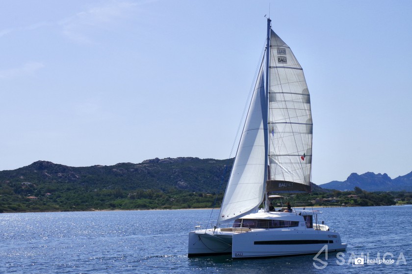 Bali 4.1 - Yacht Charter Sailica
