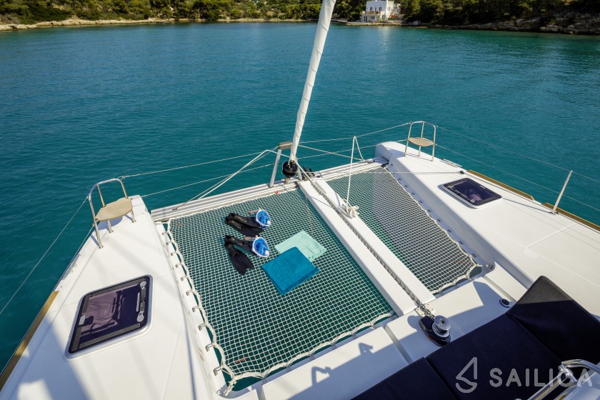 Lagoon 40 - Yacht Charter Sailica