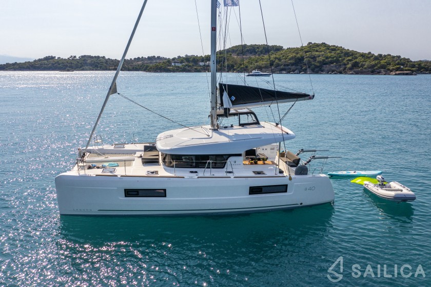 Lagoon 40 - Yacht Charter Sailica