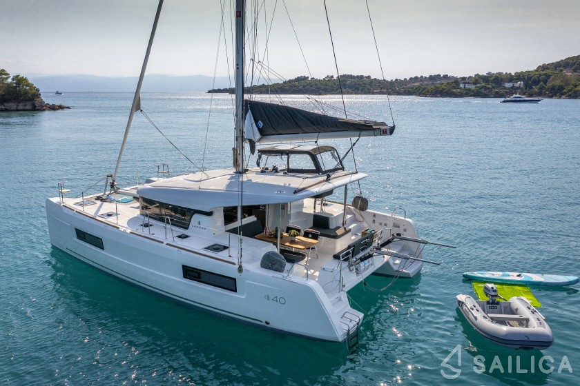 Lagoon 40 - Yacht Charter Sailica