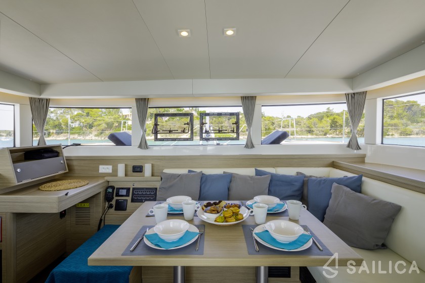 Lagoon 40 - Yacht Charter Sailica