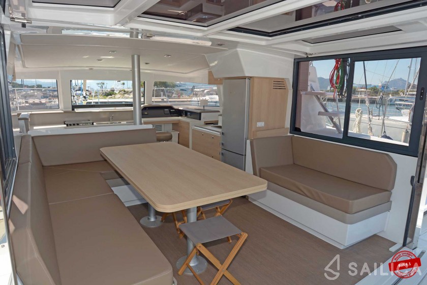 Bali 4.1 - Yacht Charter Sailica