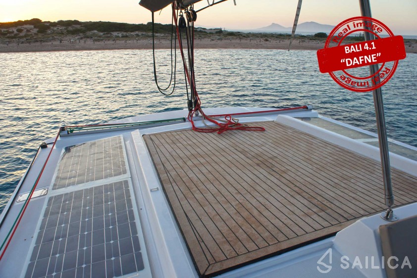 Bali 4.1 - Yacht Charter Sailica