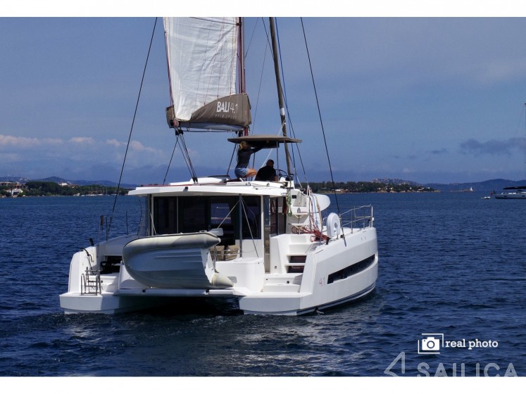Bali 4.1 - Yacht Charter Sailica