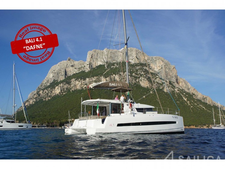 Bali 4.1 - Yacht Charter Sailica