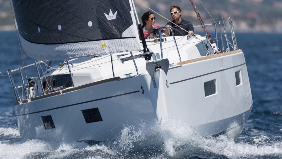 Oceanis 38.1 - Yacht Charter Sailica