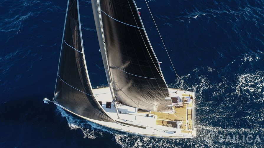 Oceanis 38.1 - Yacht Charter Sailica