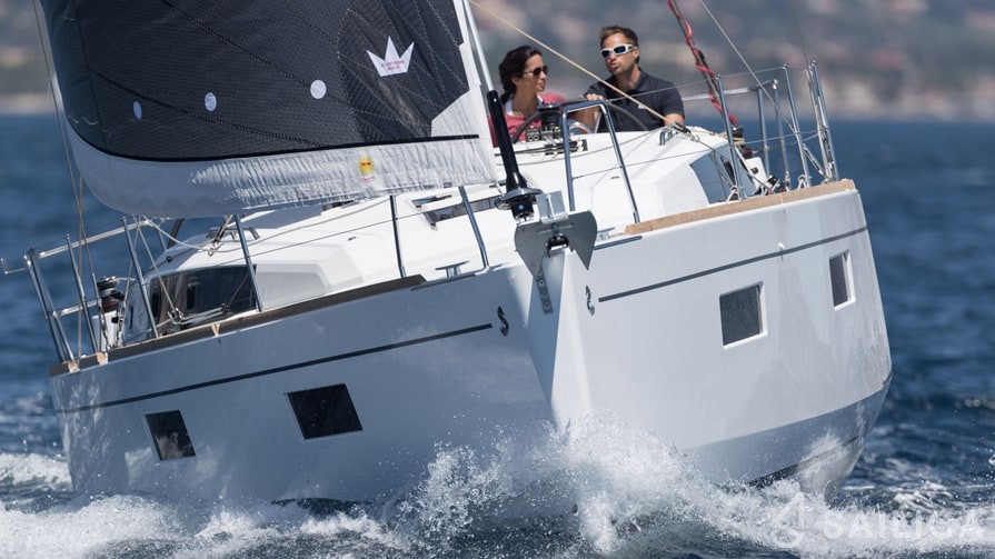 Oceanis 38.1 - Yacht Charter Sailica