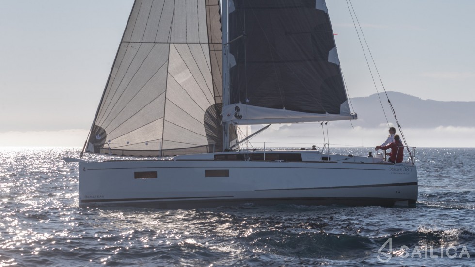 Oceanis 38.1 - Yacht Charter Sailica