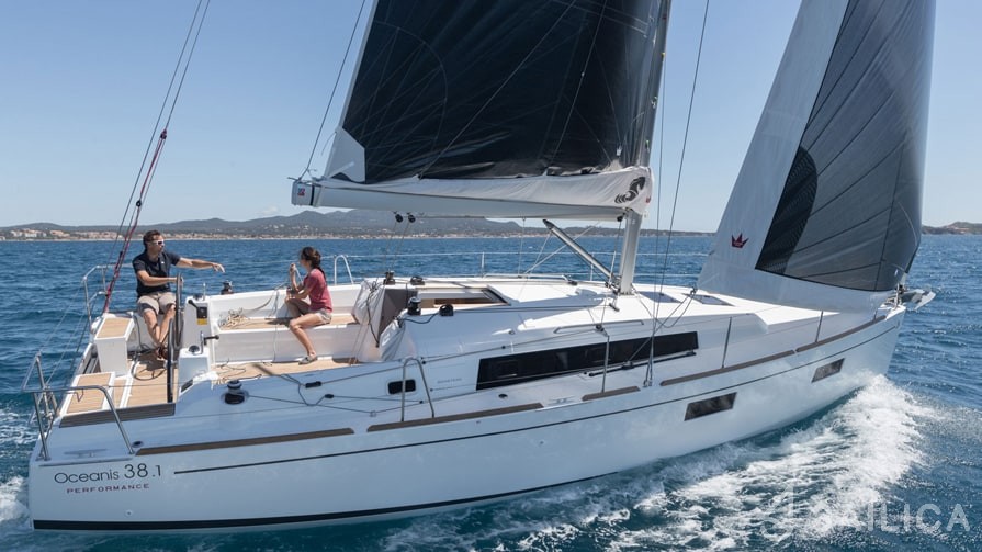 Oceanis 38.1 - Yacht Charter Sailica
