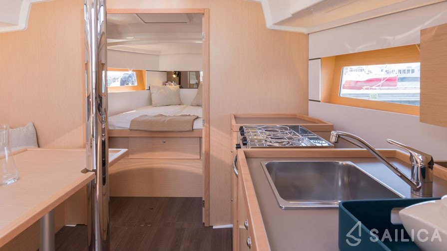 Oceanis 38.1 - Yacht Charter Sailica