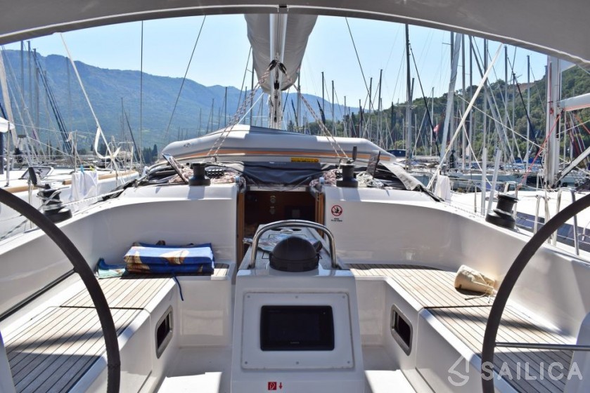 Bavaria 46 Cruiser - Yacht Charter Sailica