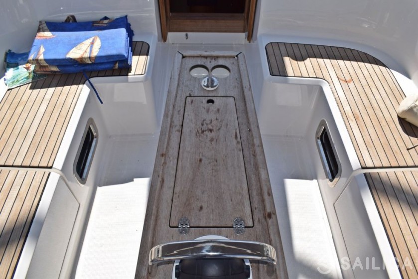 Bavaria 46 Cruiser - Yacht Charter Sailica
