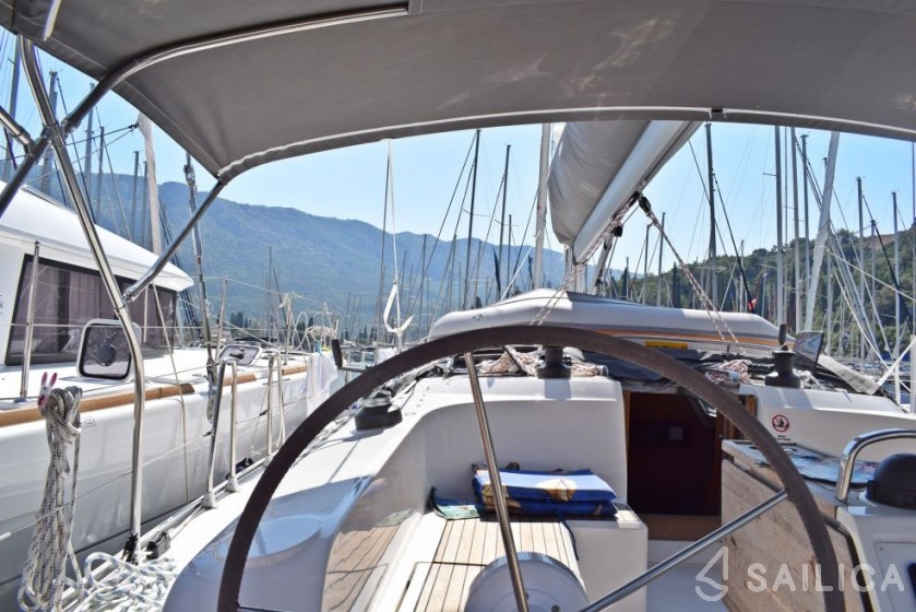 Bavaria 46 Cruiser - Yacht Charter Sailica