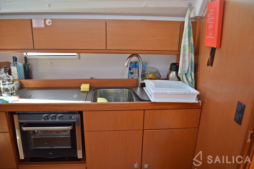 Bavaria 46 Cruiser - Yacht Charter Sailica