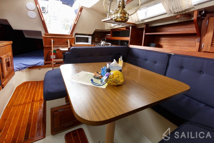Catalina 30 - Yacht Charter Sailica