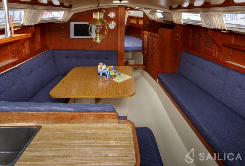 Catalina 30 - Yacht Charter Sailica