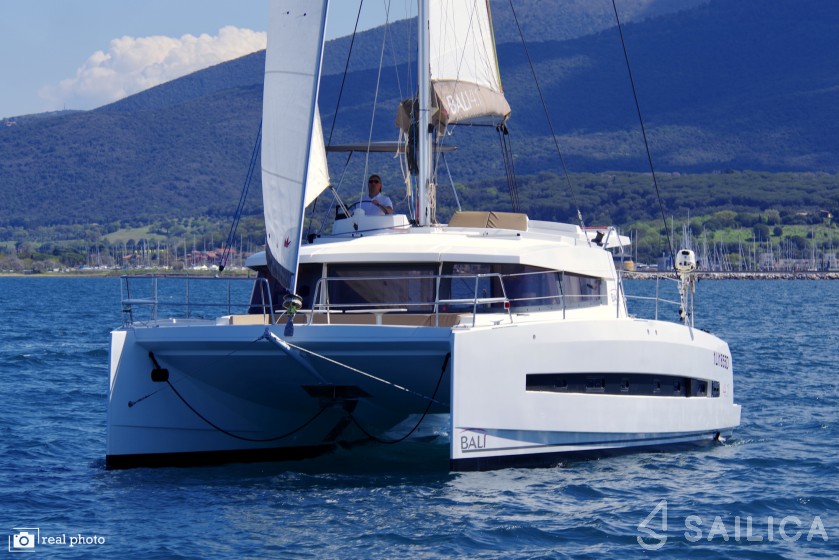 Bali 4.1 - Yacht Charter Sailica