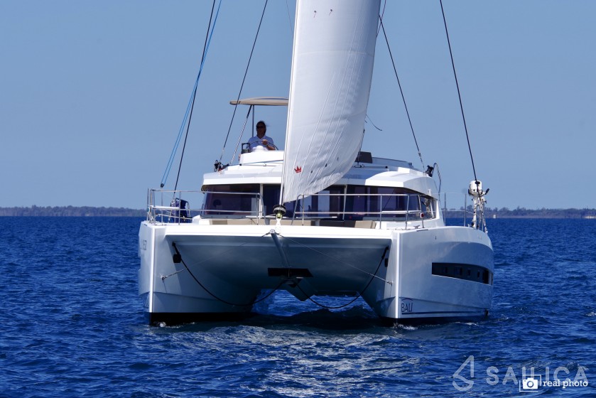 Bali 4.1 - Yacht Charter Sailica