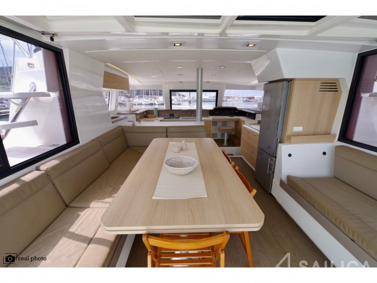 Bali 4.1 - Yacht Charter Sailica