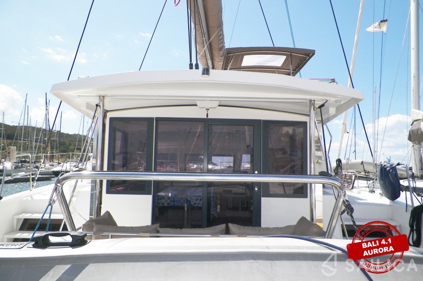 Bali 4.1 - Yacht Charter Sailica