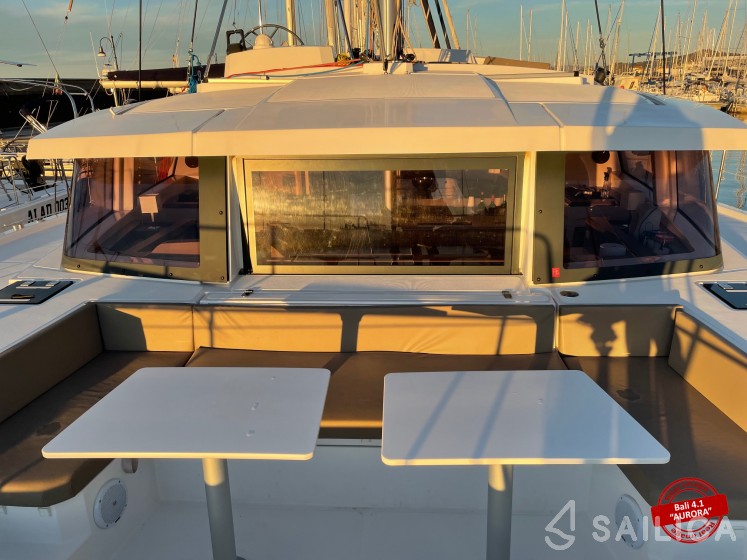Bali 4.1 - Yacht Charter Sailica
