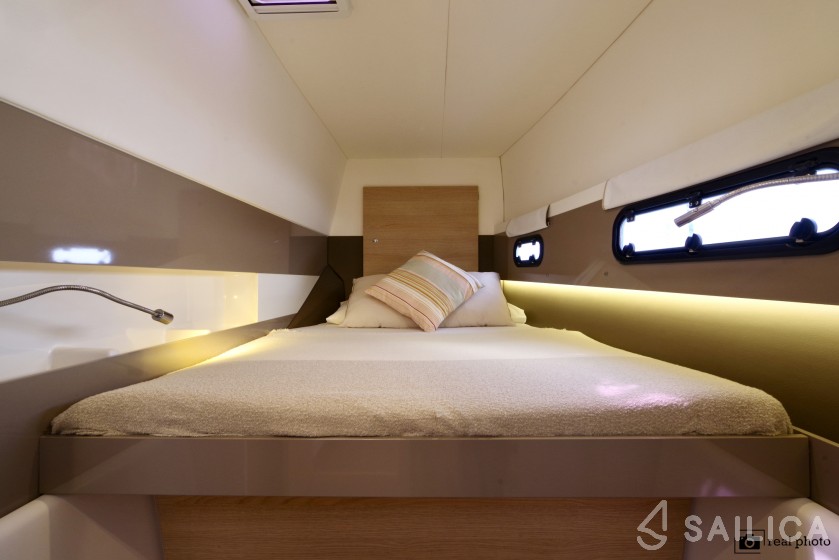Bali 4.1 - Yacht Charter Sailica