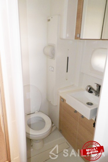 Bali 4.1 - Yacht Charter Sailica