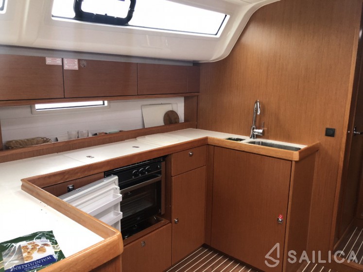 Bavaria 51 Cruiser - Yacht Charter Sailica