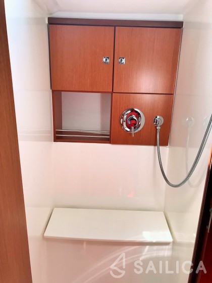 Bavaria 46 Cruiser - Yacht Charter Sailica