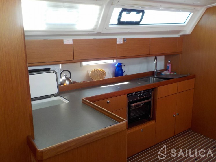 Bavaria 46 Cruiser - Yacht Charter Sailica