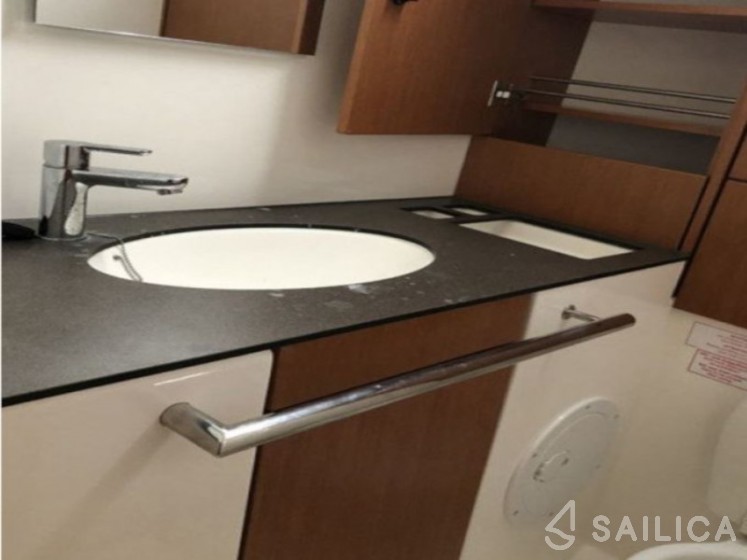 Bavaria 46 Cruiser - Yacht Charter Sailica