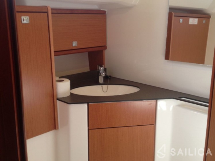Bavaria 46 Cruiser - Yacht Charter Sailica