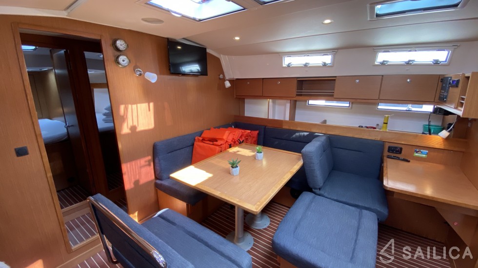 Bavaria 45 Cruiser - Yacht Charter Sailica