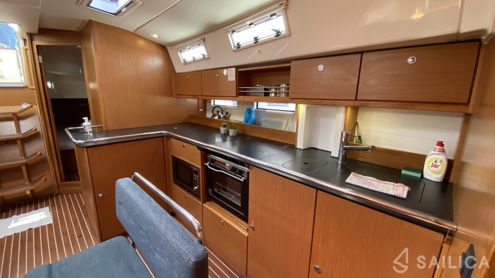 Bavaria 45 Cruiser - Yacht Charter Sailica