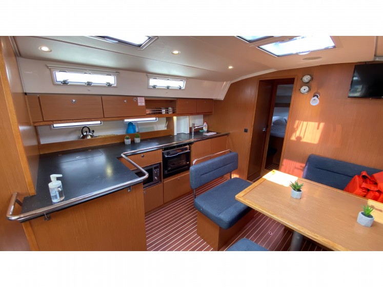 Bavaria 45 Cruiser - Yacht Charter Sailica