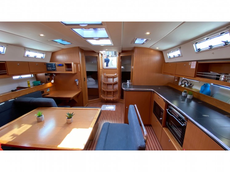 Bavaria 45 Cruiser - Yacht Charter Sailica