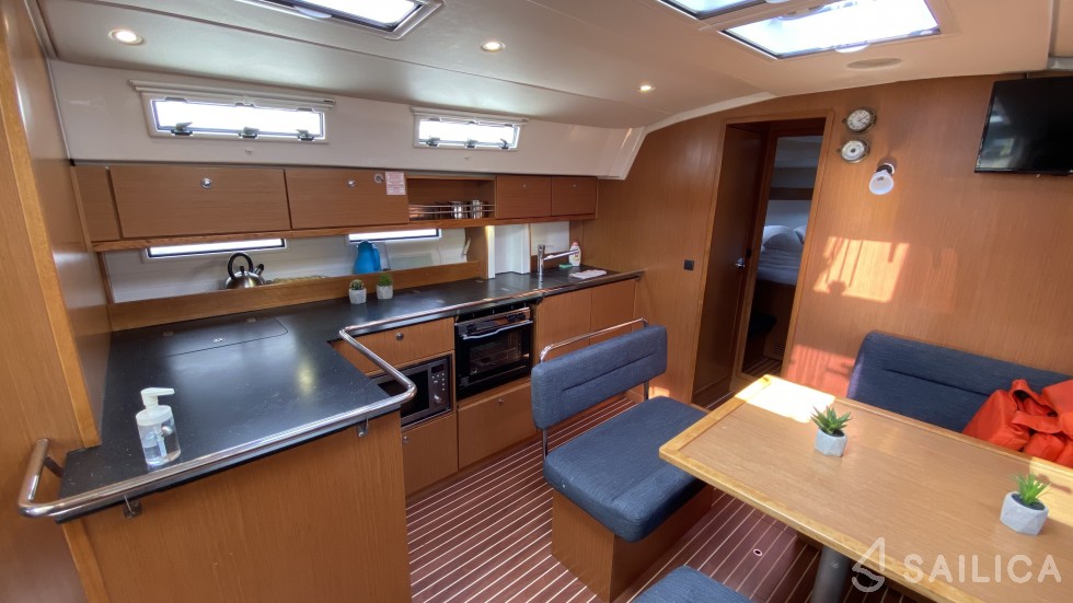 Bavaria 45 Cruiser - Yacht Charter Sailica