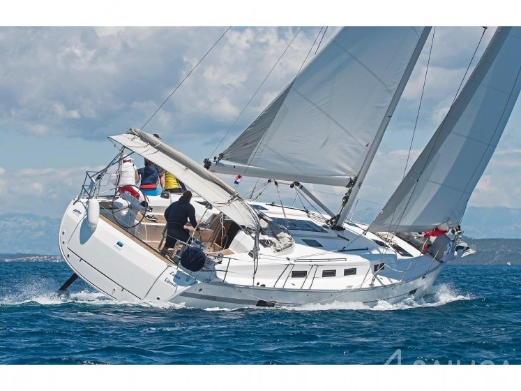 Bavaria 45 Cruiser - Yacht Charter Sailica