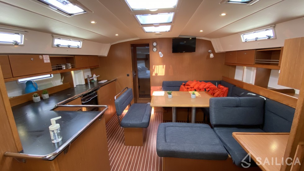 Bavaria 45 Cruiser - Yacht Charter Sailica