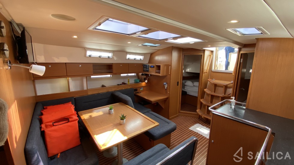 Bavaria 45 Cruiser - Yacht Charter Sailica
