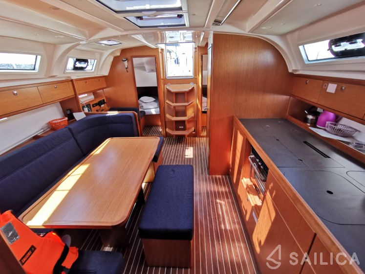 Bavaria 41 Cruiser - Yacht Charter Sailica