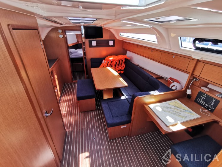 Bavaria 41 Cruiser - Yacht Charter Sailica