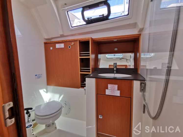 Bavaria 41 Cruiser - Yacht Charter Sailica