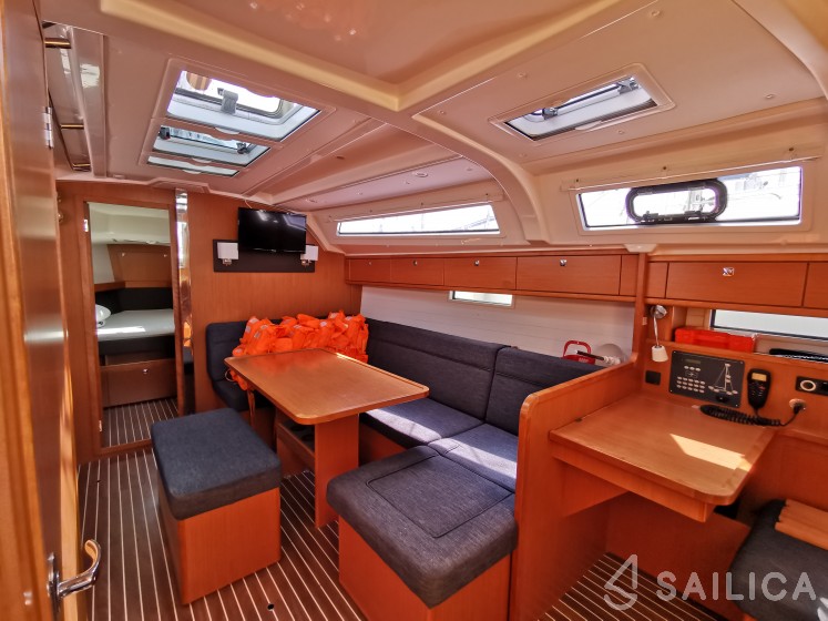 Bavaria 41 Cruiser - Yacht Charter Sailica
